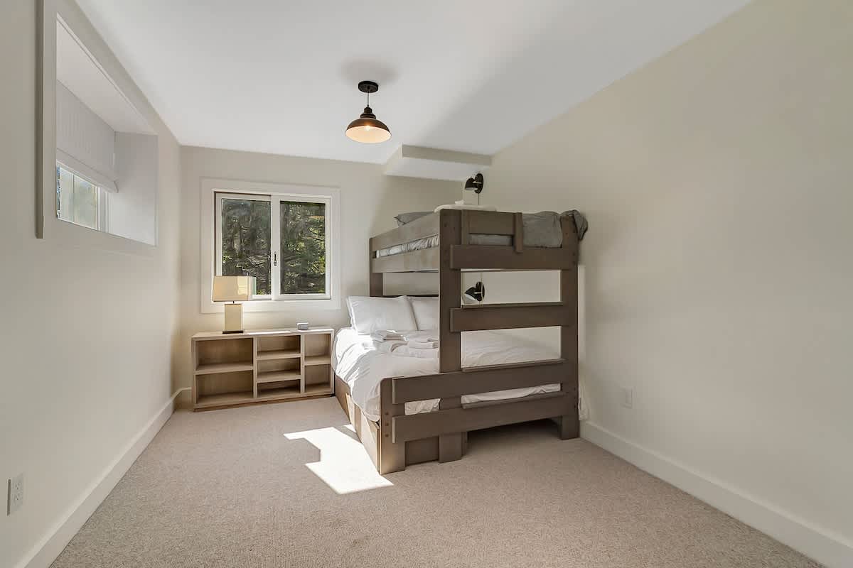 Sap House Hideaway Walk to Bromley Mt w Hot Tub | Photo 26