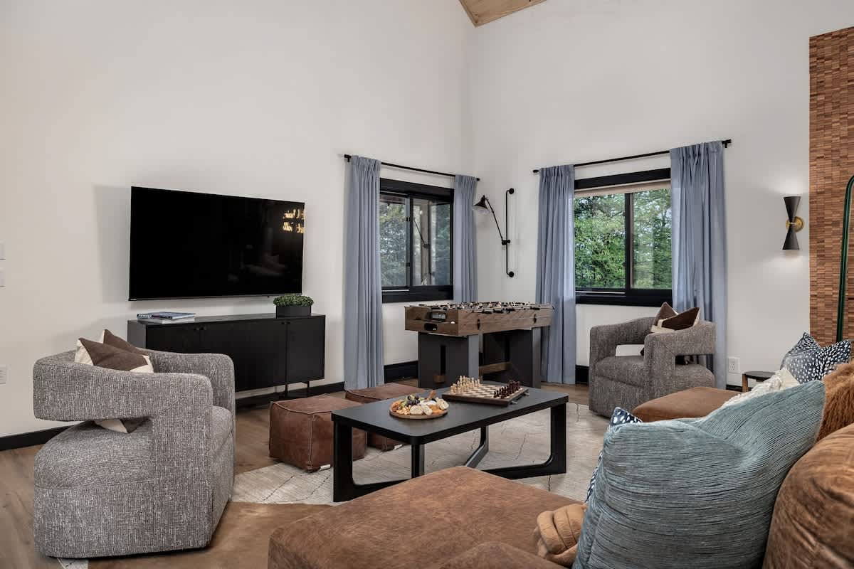 Cedar Hill Lodge 10 Min to Mt Snow w Hot Tub | Photo 23