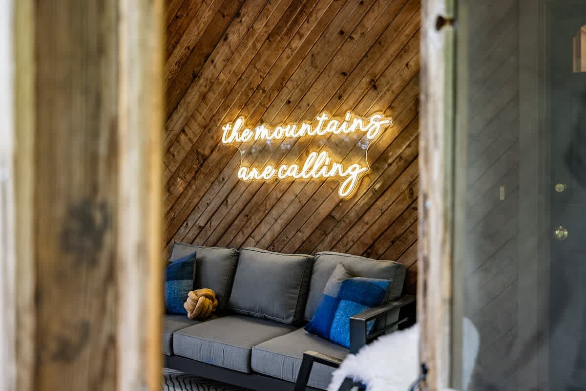 Cedar Hill Lodge 10 Min to Mt Snow w Hot Tub | Photo 27