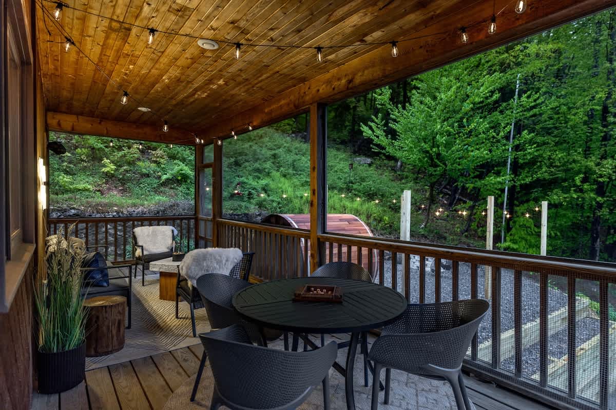 Cedar Hill Lodge 10 Min to Mt Snow w Hot Tub | Photo 25