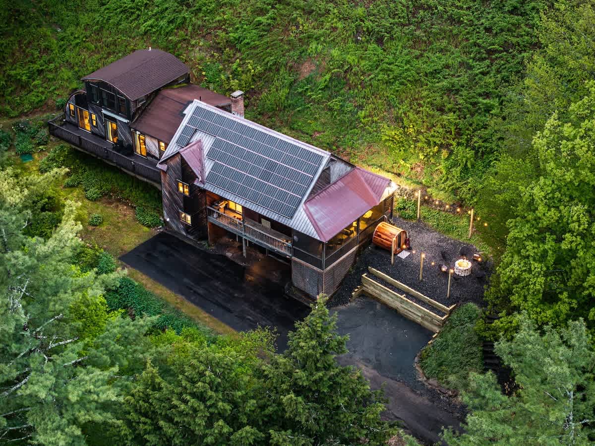 Cedar Hill Lodge 10 Min to Mt Snow w Hot Tub | Photo 9