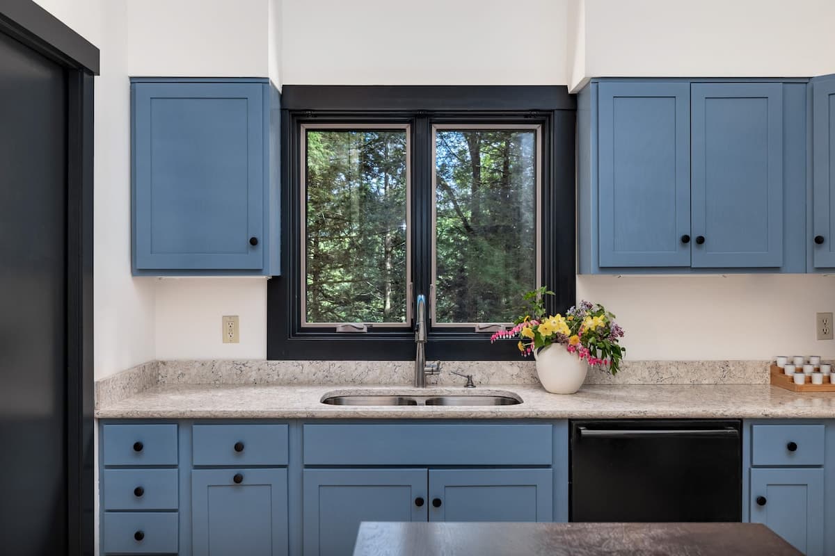 Cedar Hill Lodge 10 Min to Mt Snow w Hot Tub | Photo 19