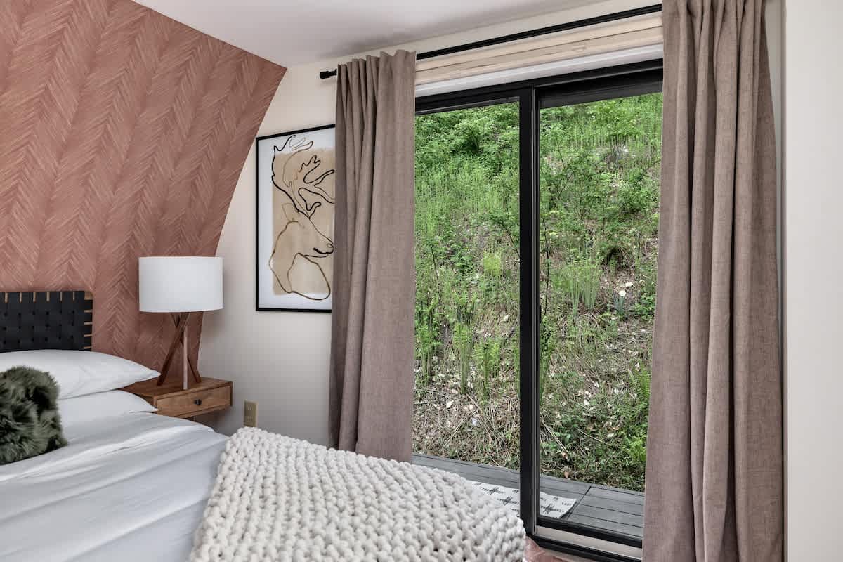 Cedar Hill Lodge 10 Min to Mt Snow w Hot Tub | Photo 46