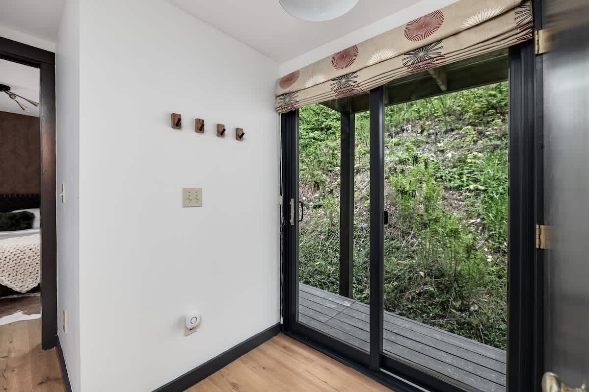 Cedar Hill Lodge 10 Min to Mt Snow w Hot Tub | Photo 45