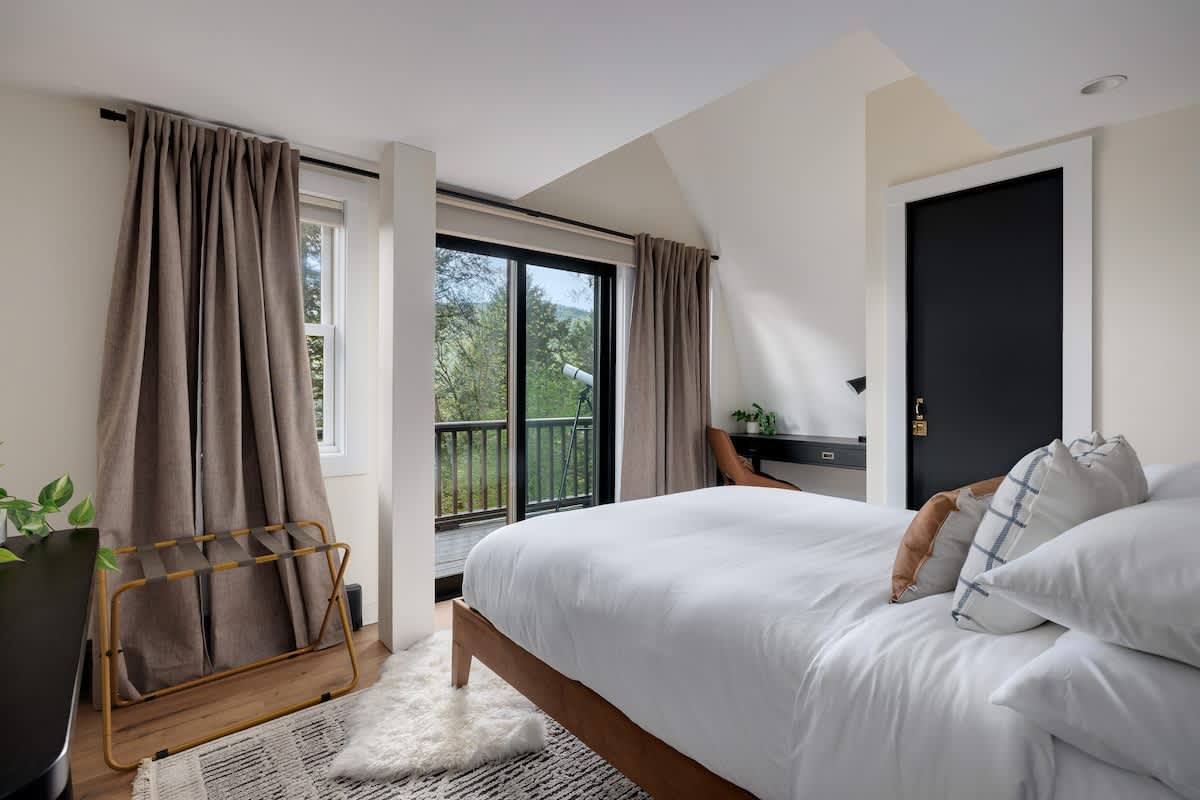 Cedar Hill Lodge 10 Min to Mt Snow w Hot Tub | Photo 49