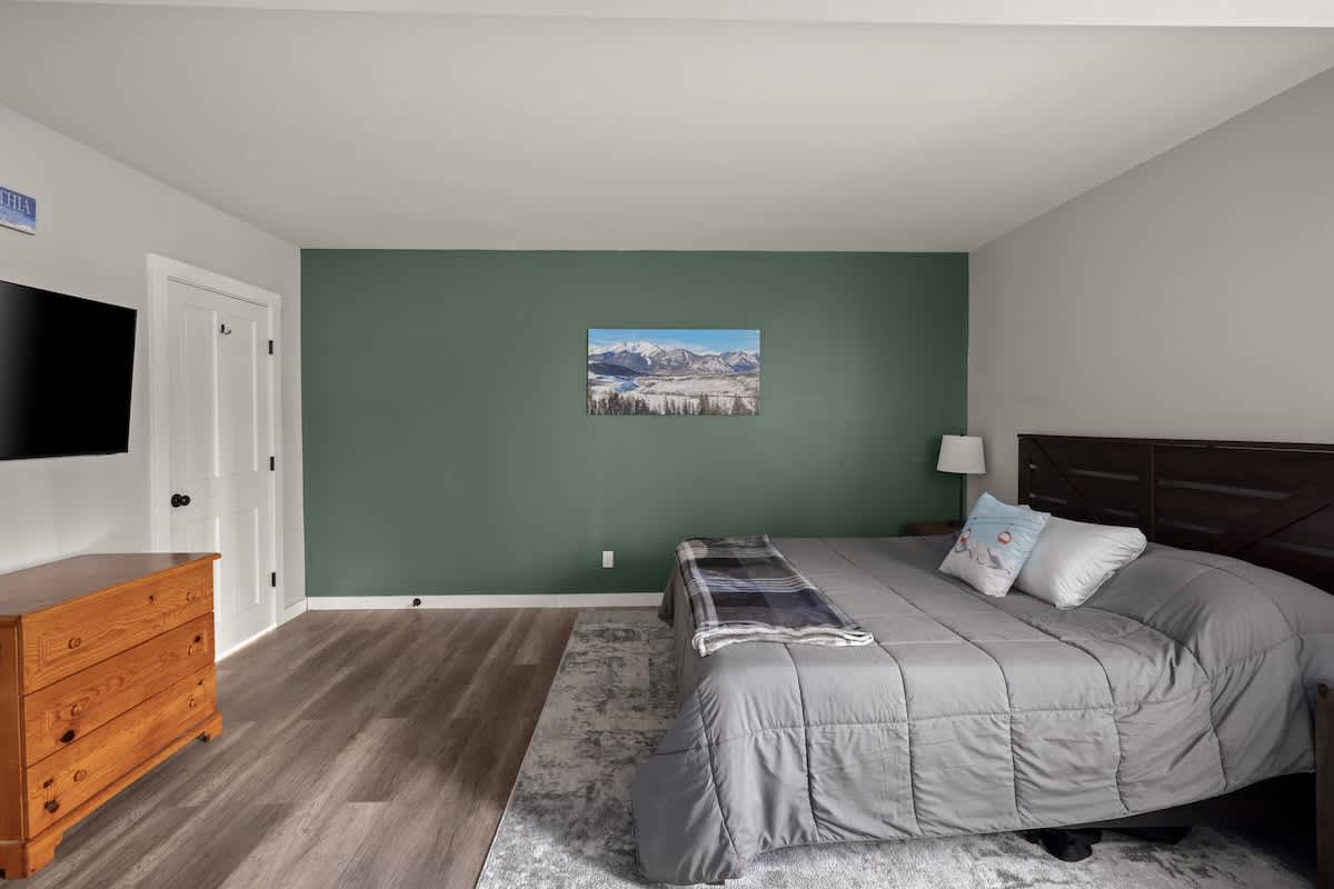 Snow Haus Hot Tub Bar 10 Min to Mount Snow | Photo 17