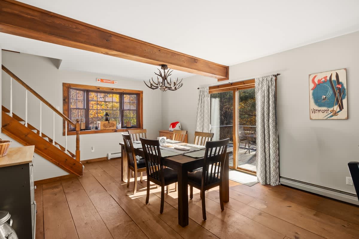 Snow Haus Hot Tub Bar 10 Min to Mount Snow | Photo 14