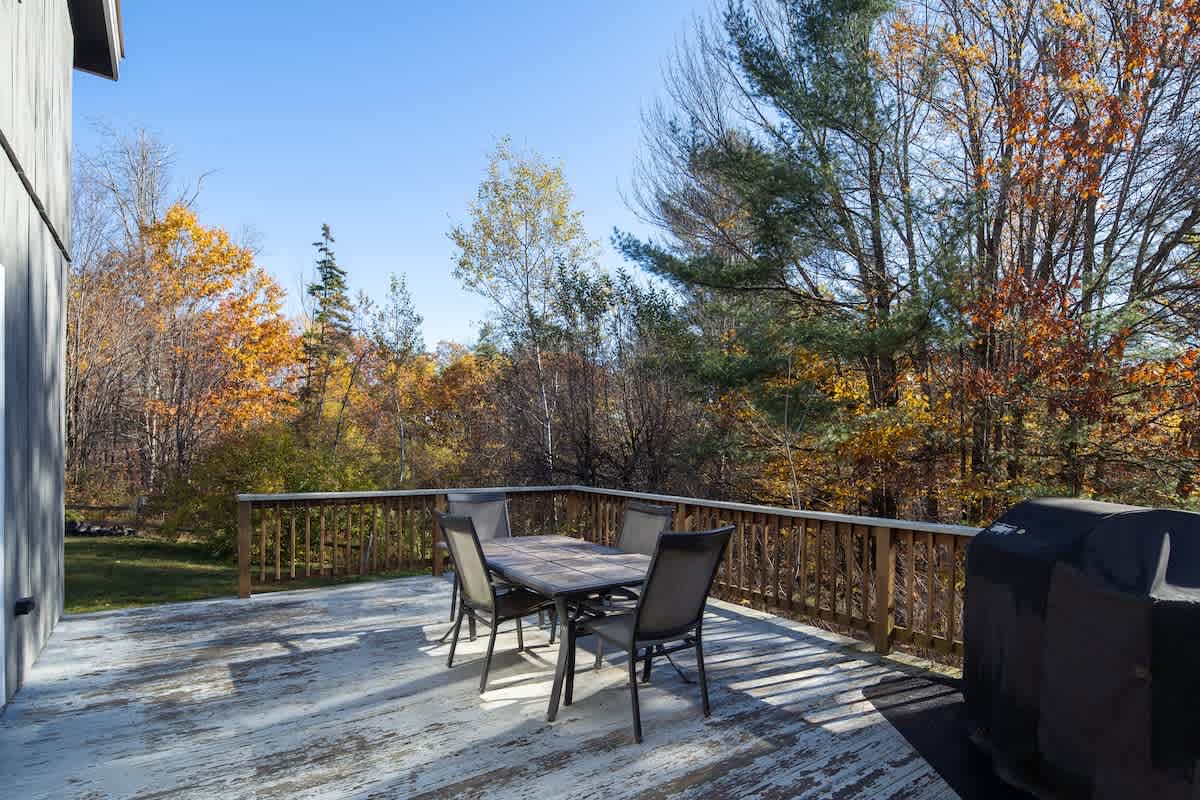 Snow Haus Hot Tub Bar 10 Min to Mount Snow | Photo 7