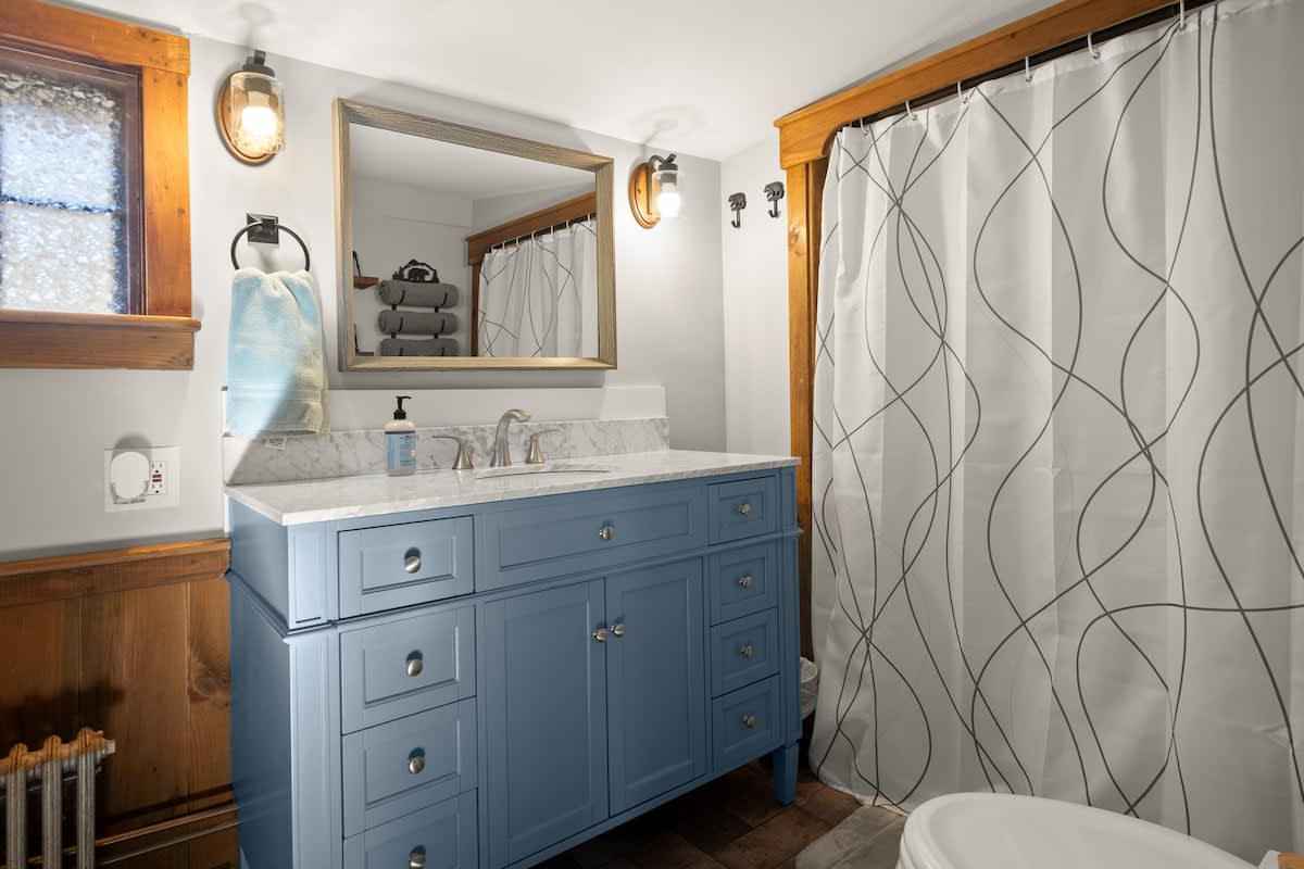 Snow Haus Hot Tub Bar 10 Min to Mount Snow | Photo 18