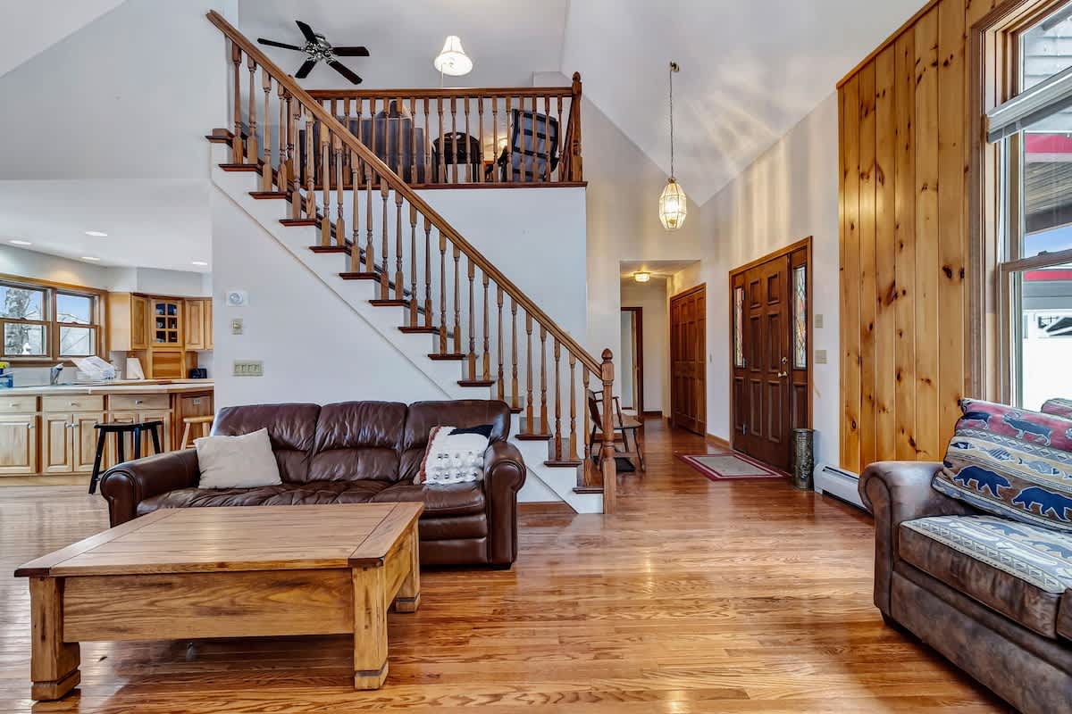 Spruce Lake Lodge Water Views Close To Mt Snow | Photo 8