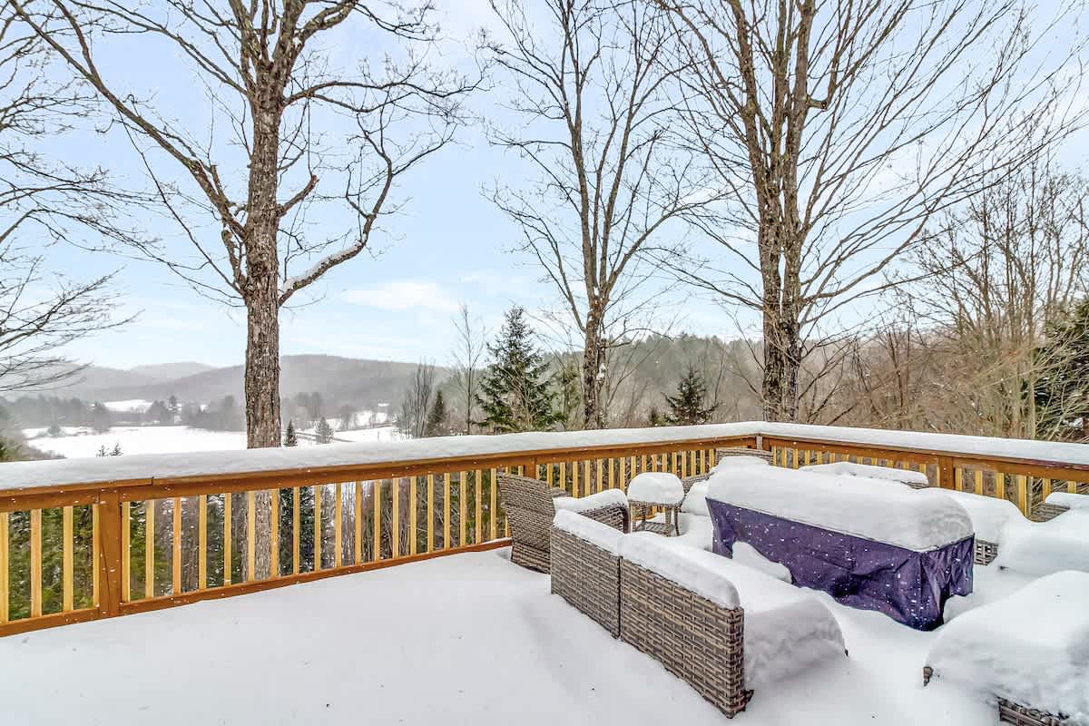 Spruce Lake Lodge Water Views Close To Mt Snow | Photo 32