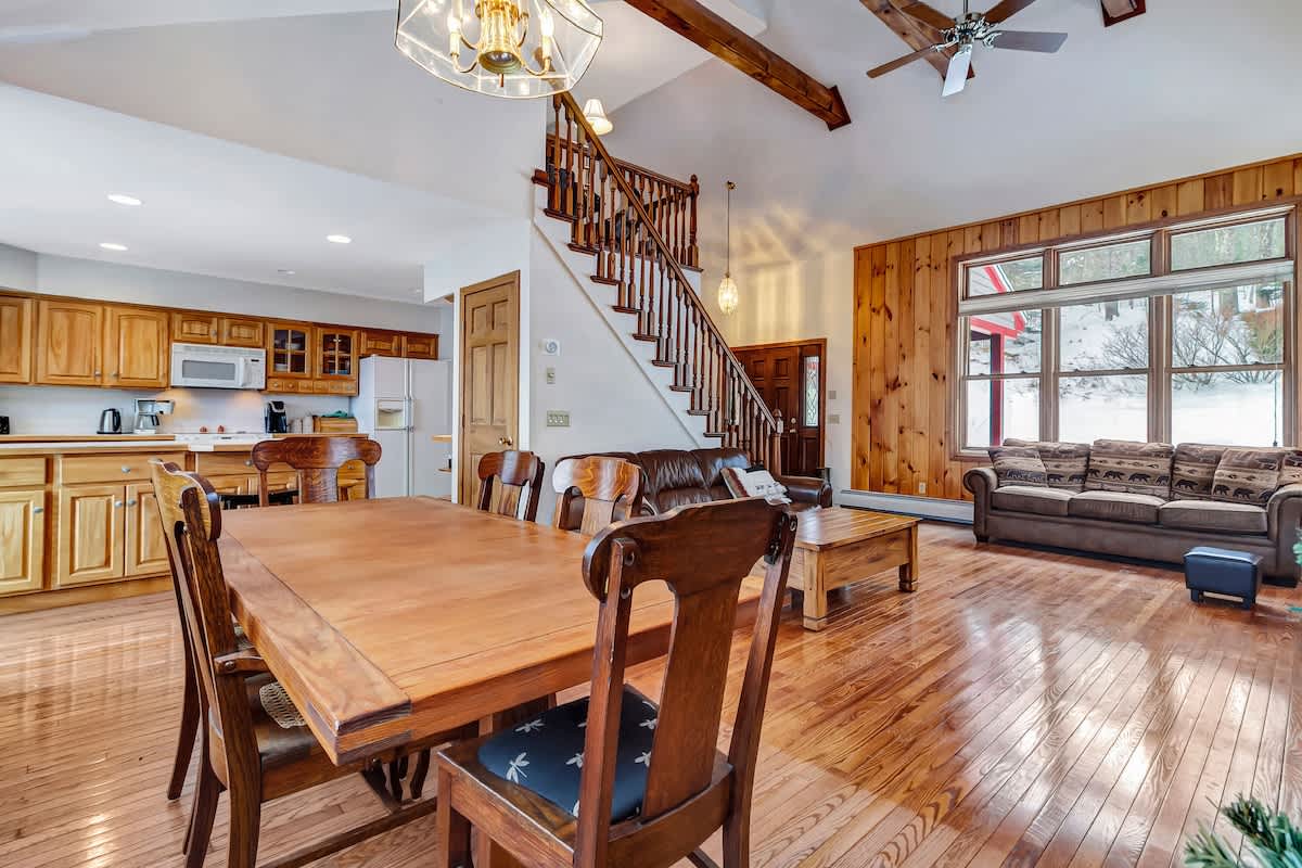 Spruce Lake Lodge Water Views Close To Mt Snow | Photo 12