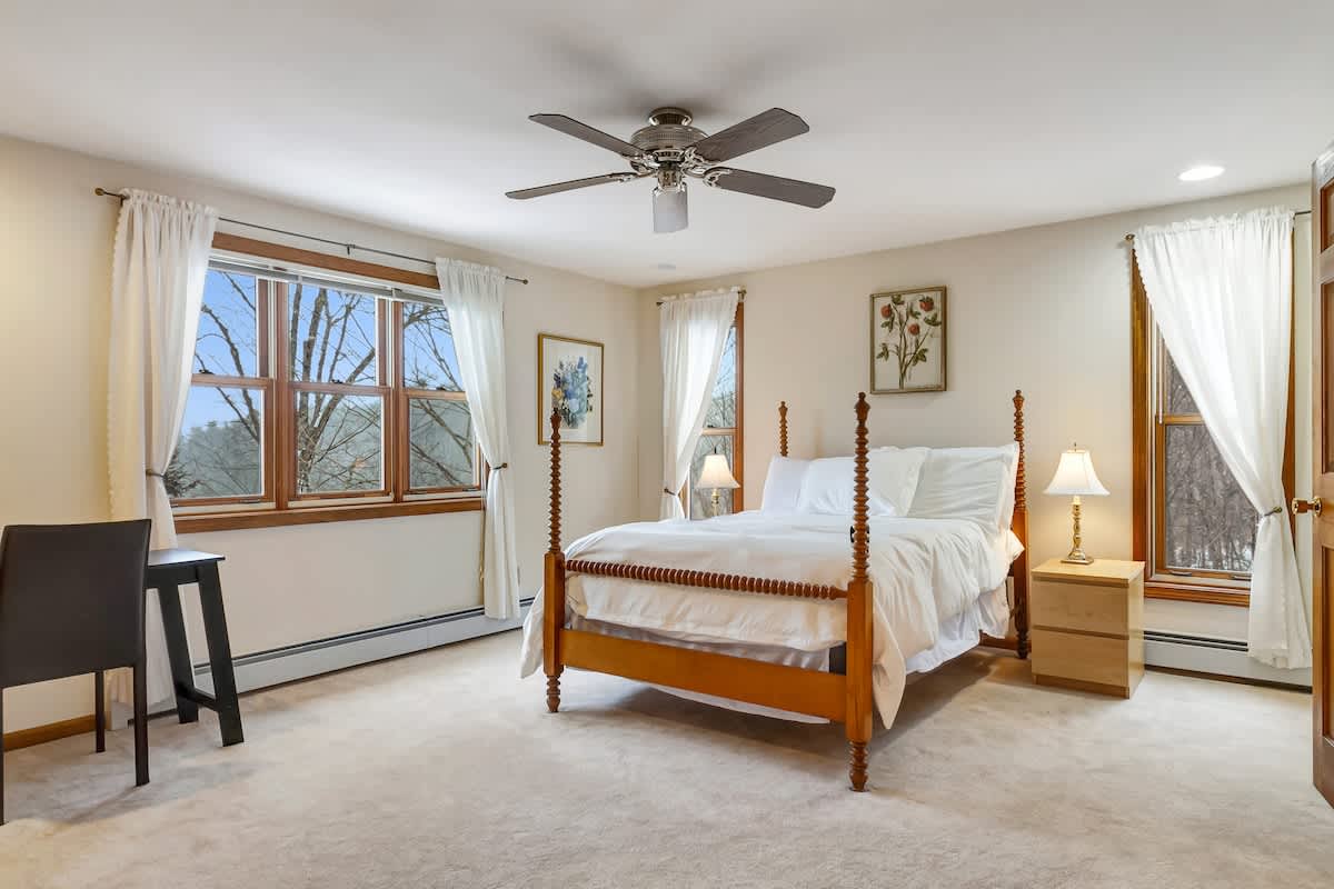 Spruce Lake Lodge Water Views Close To Mt Snow | Photo 25