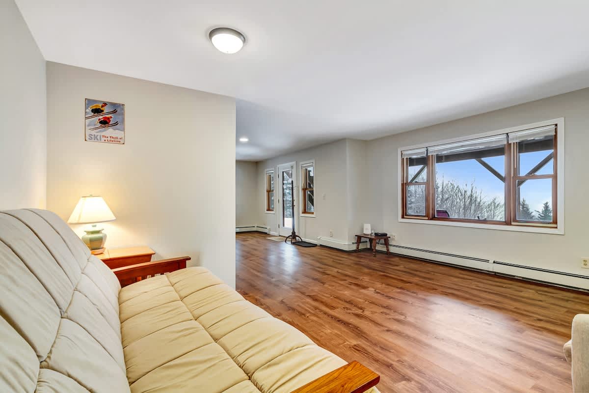 Spruce Lake Lodge Water Views Close To Mt Snow | Photo 26