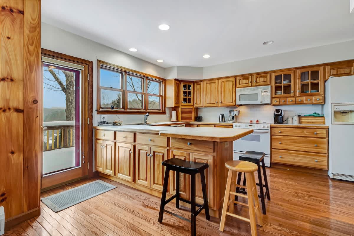 Spruce Lake Lodge Water Views Close To Mt Snow | Photo 13