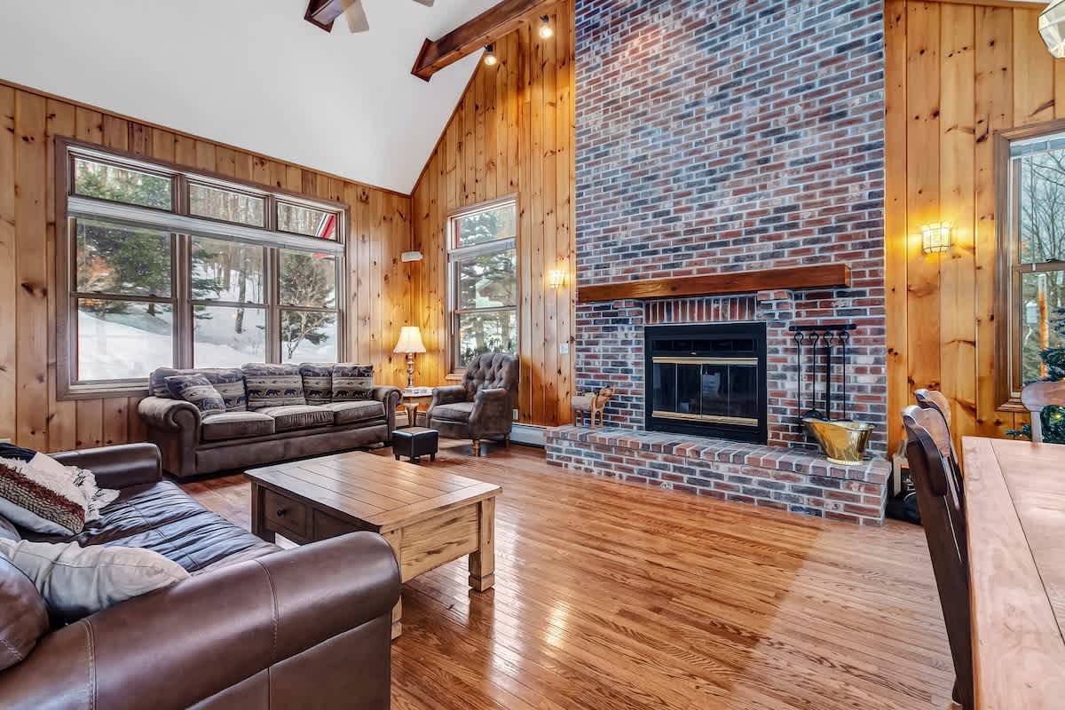 Spruce Lake Lodge Water Views Close To Mt Snow | Photo 10