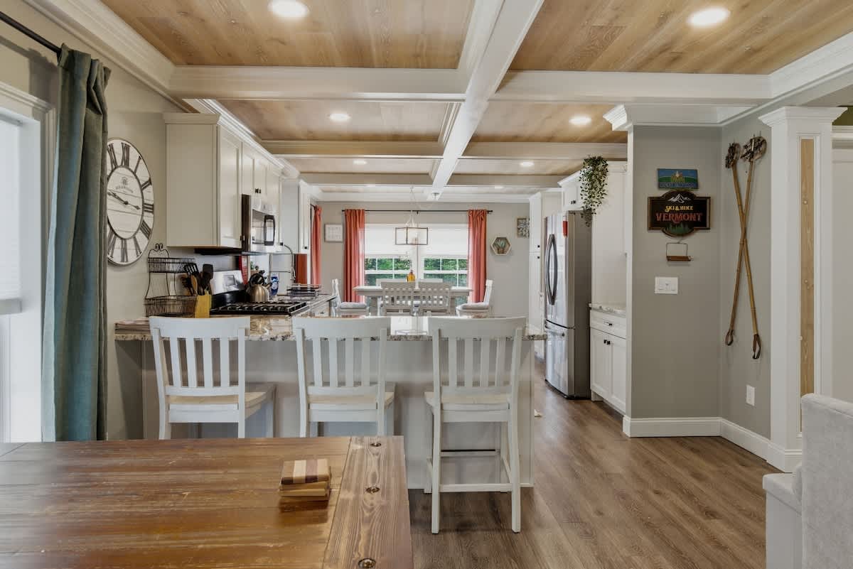 Brookenridge Lodge Near Mt Snow w Fire Place | Photo 11