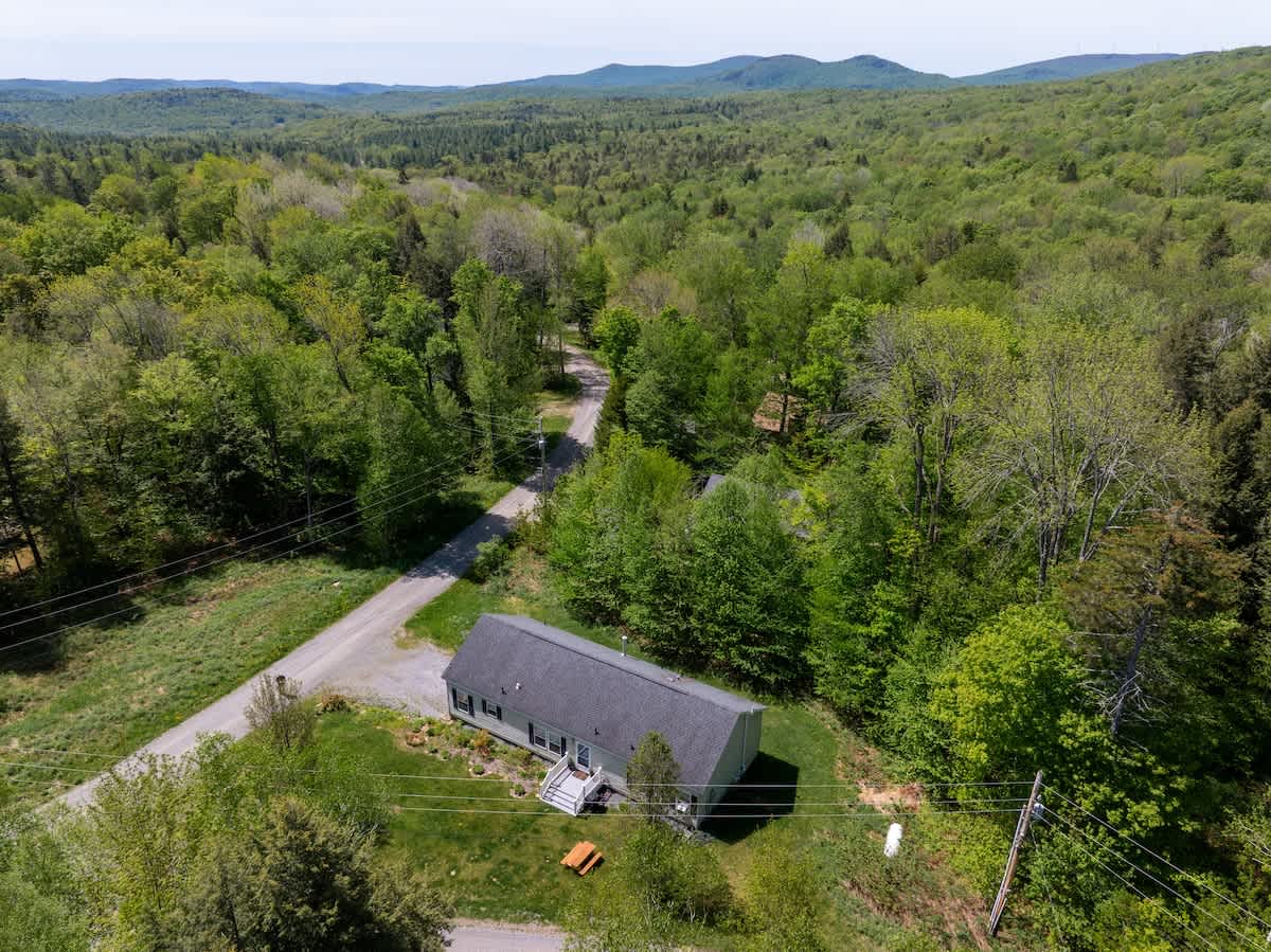Brookenridge Lodge Near Mt Snow w Fire Place | Photo 5