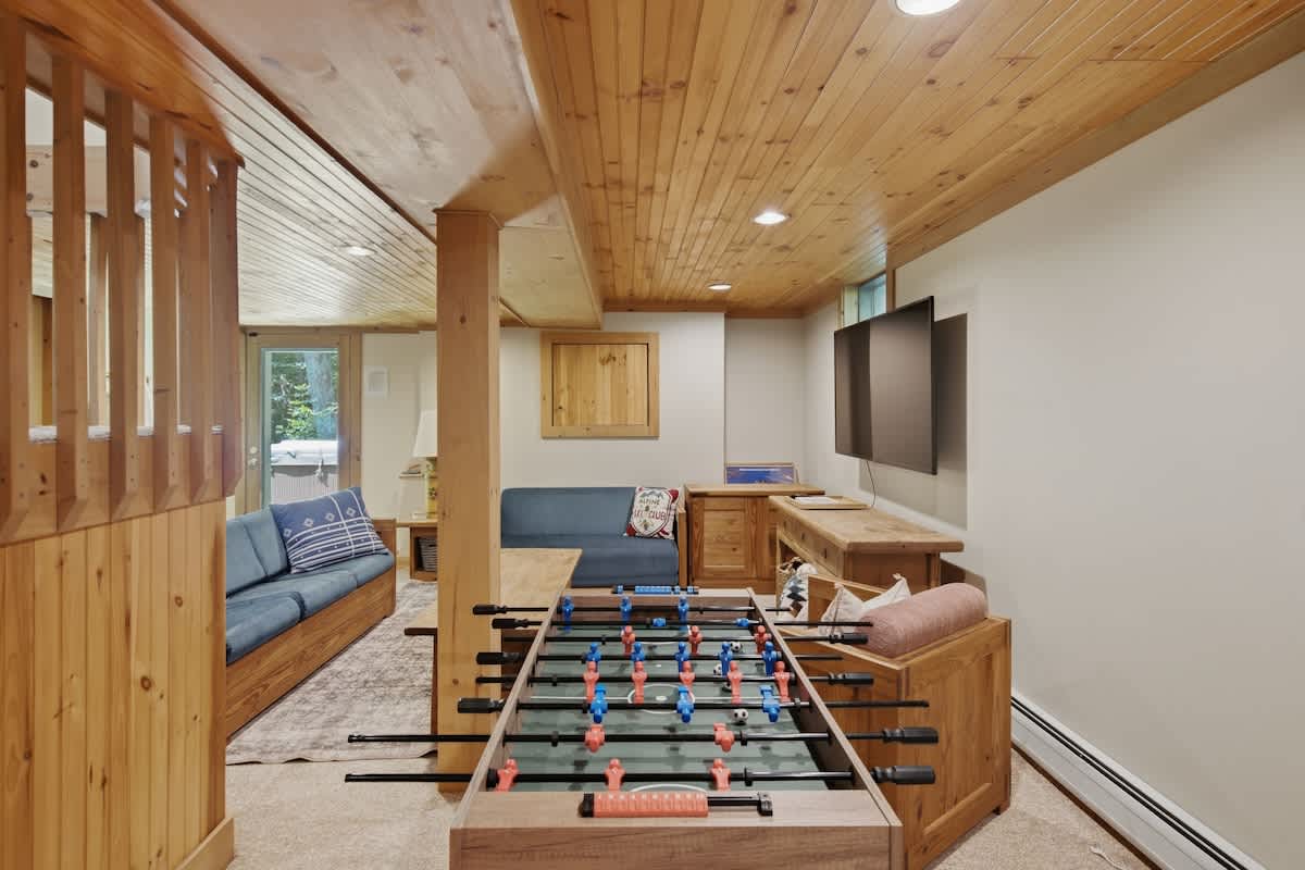 Round Hill Retreat Epic Stratton Views w Hot Tub | Photo 54