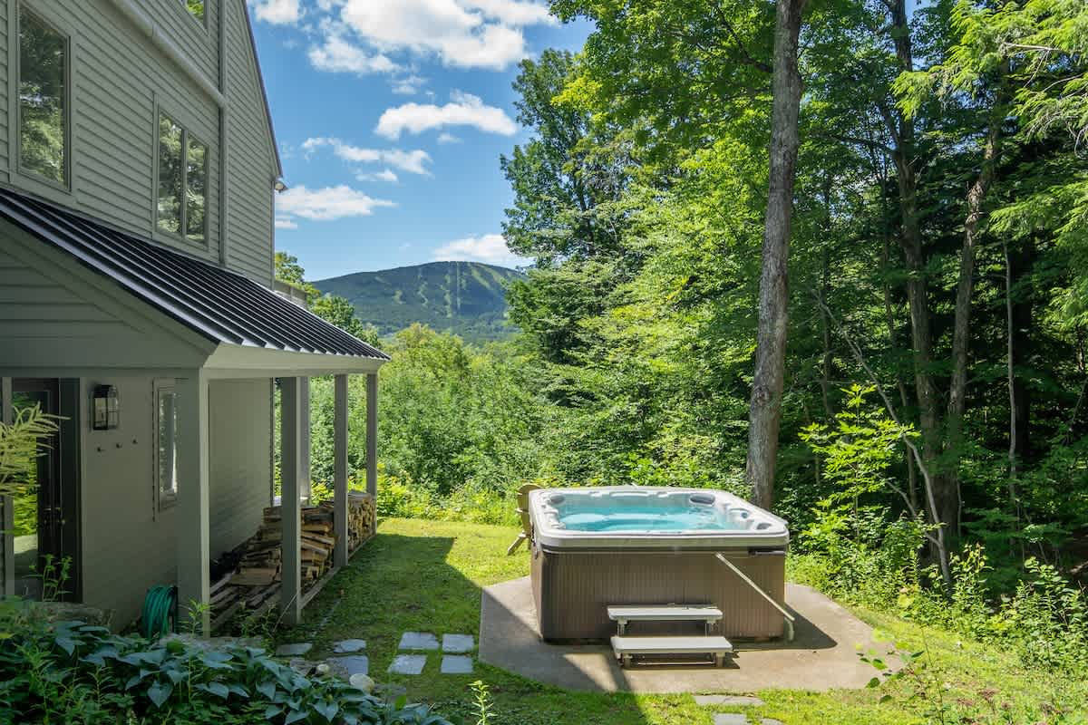 Round Hill Retreat Epic Stratton Views w Hot Tub | Photo 14
