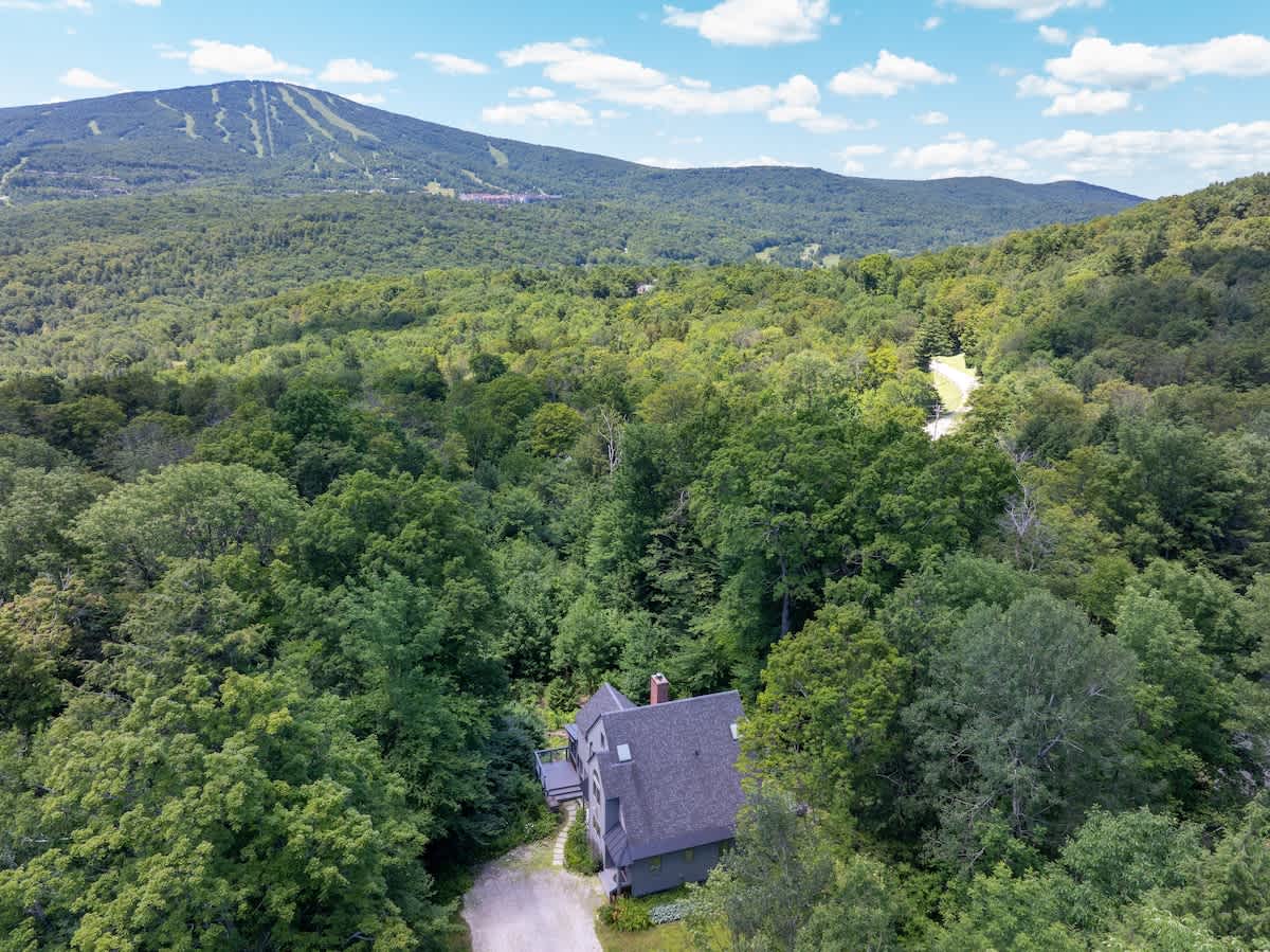 Round Hill Retreat Epic Stratton Views w Hot Tub | Photo 15