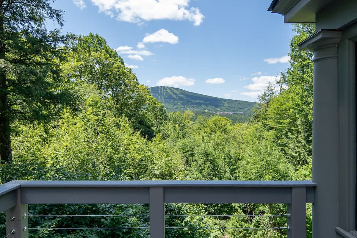 Round Hill Retreat Epic Stratton Views w Hot Tub | Photo 12