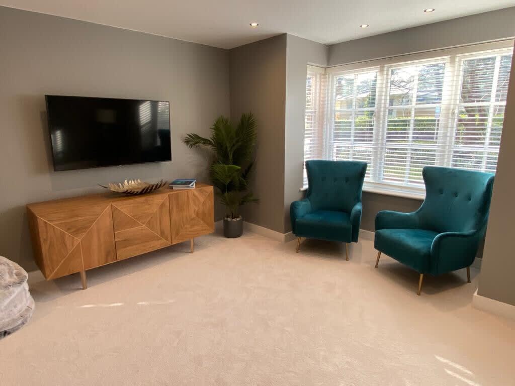 Luxury 2-bed Apt, Beautiful Location near Beach - Photo 18