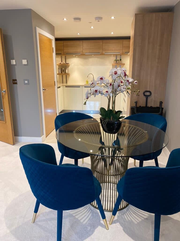 Luxury 2-bed Apt, Beautiful Location near Beach - Photo 15