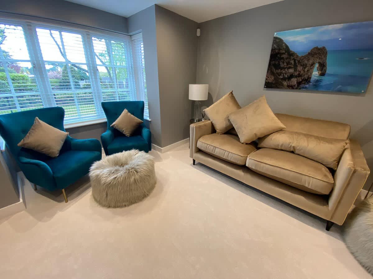 Luxury 2-bed Apt, Beautiful Location near Beach - Photo 3