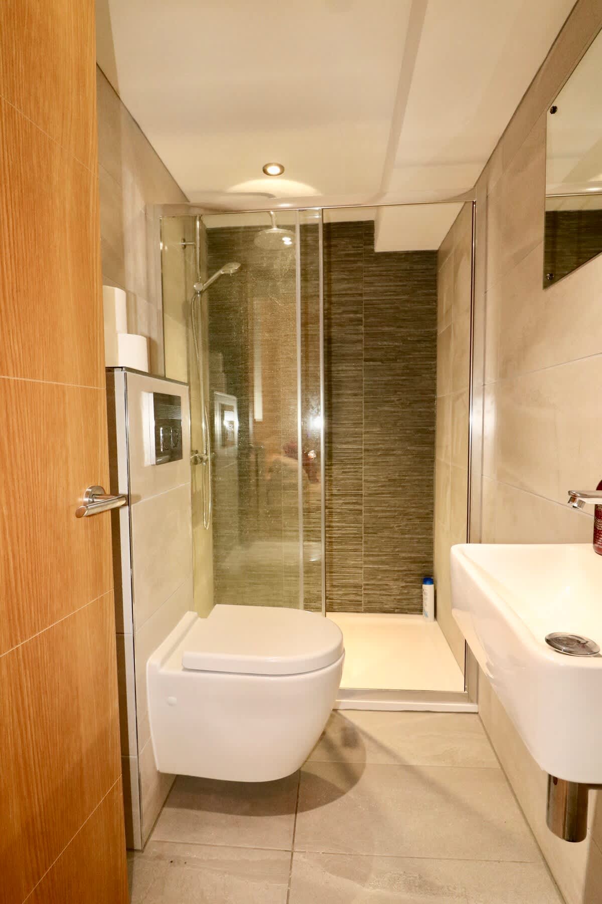 Fantastic GFF, Town Cntr, Close to Beach, FREE PKG - Photo 6