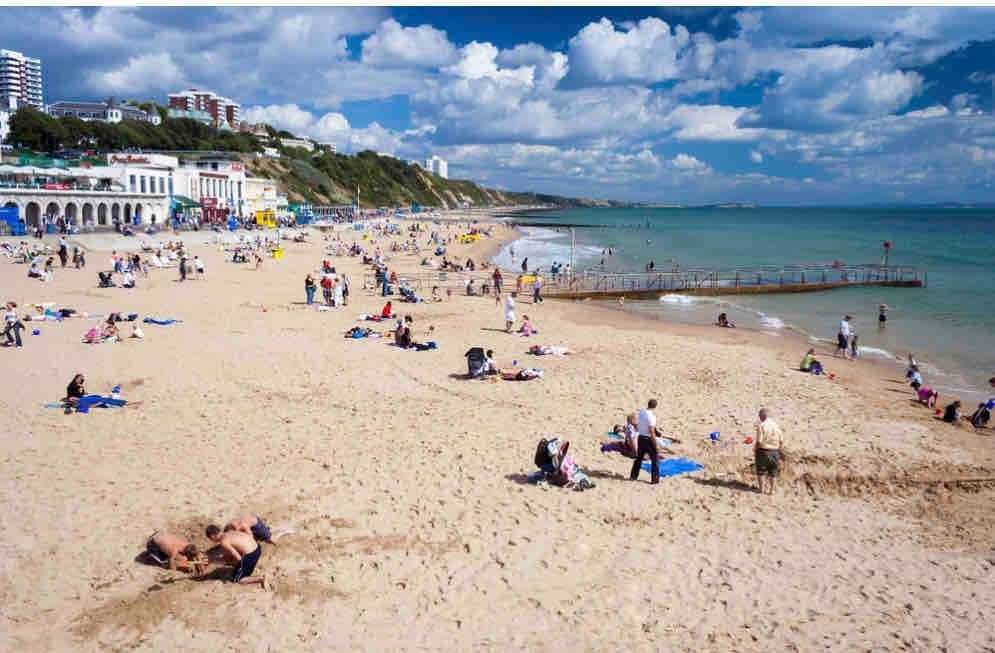 Beautiful 2-bed 2-bath, Walk 2 Beach, Free Parking