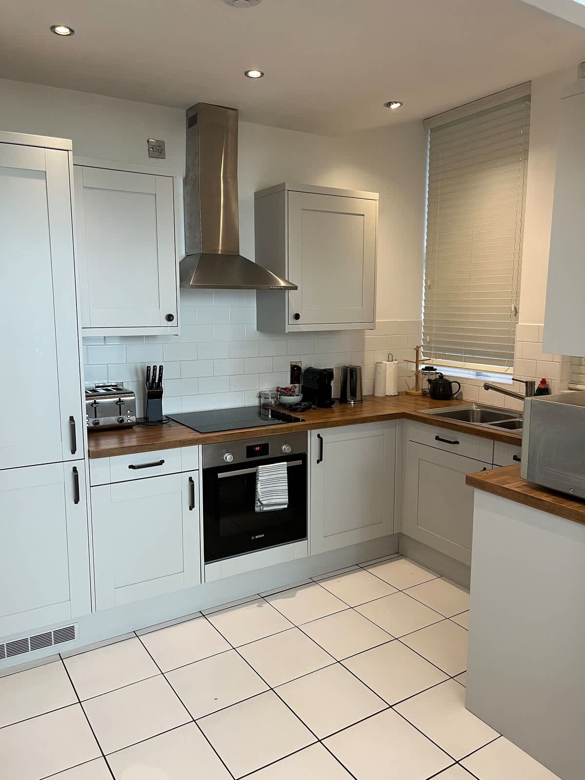 Beautiful 2-bed 2-bath, Walk 2 Beach, Free Parking