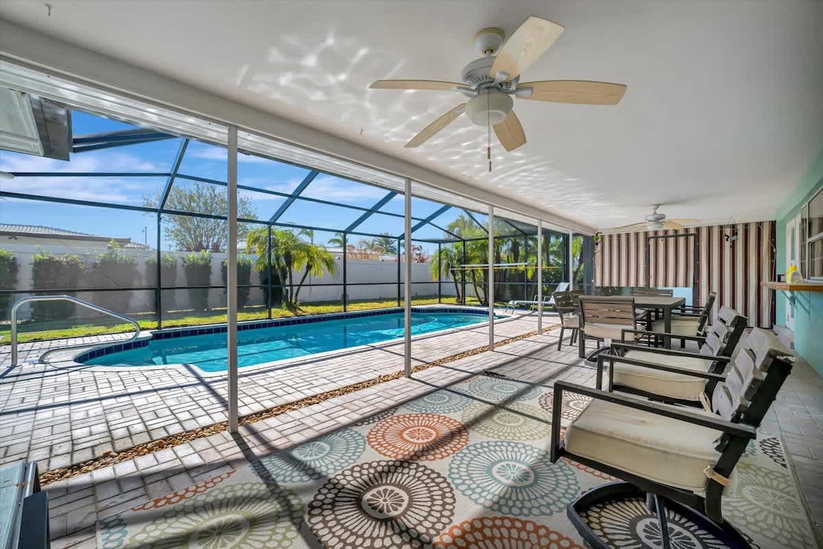 4B Pool House & BBQ only 6 minutes to the Beach! — Largo, FL — vacation rental