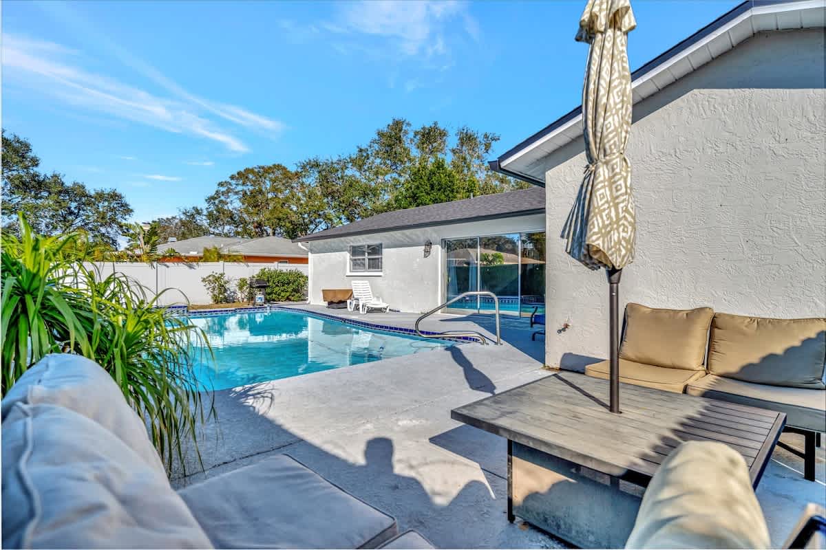 Pet-Friendly 3BR Pool Sanctuary w/ BBQ & Lounge 6
