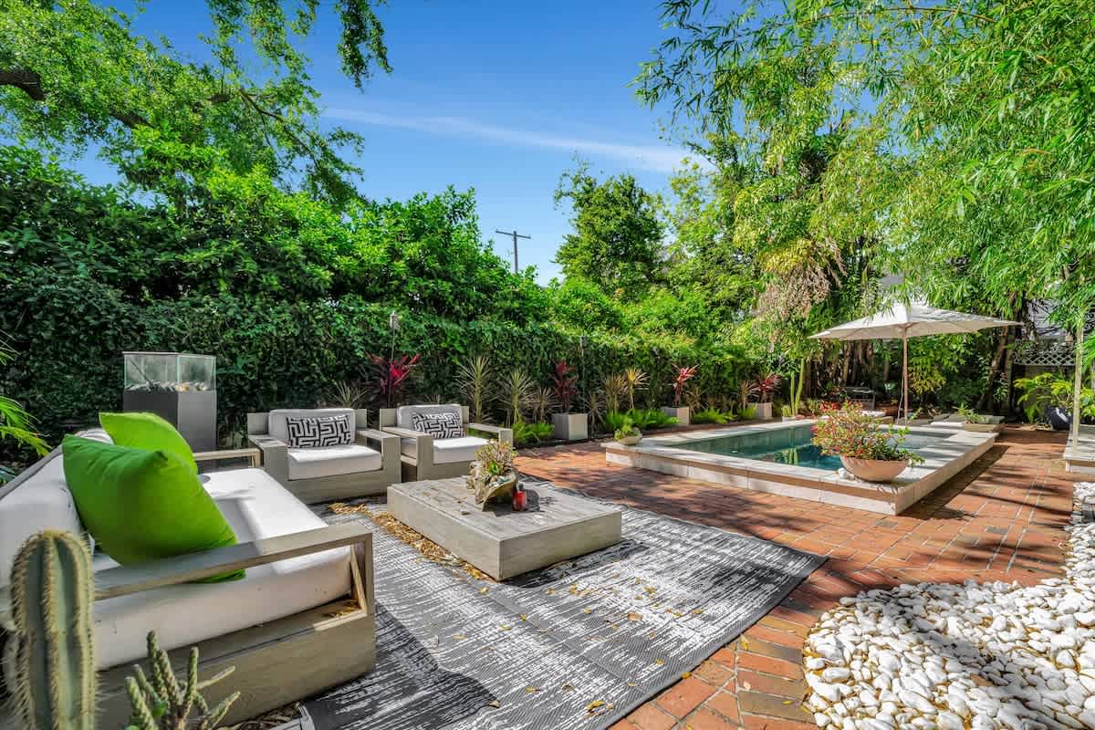 Hidden Mansion in Palma Ceia | Spa & Yoga Room! 4