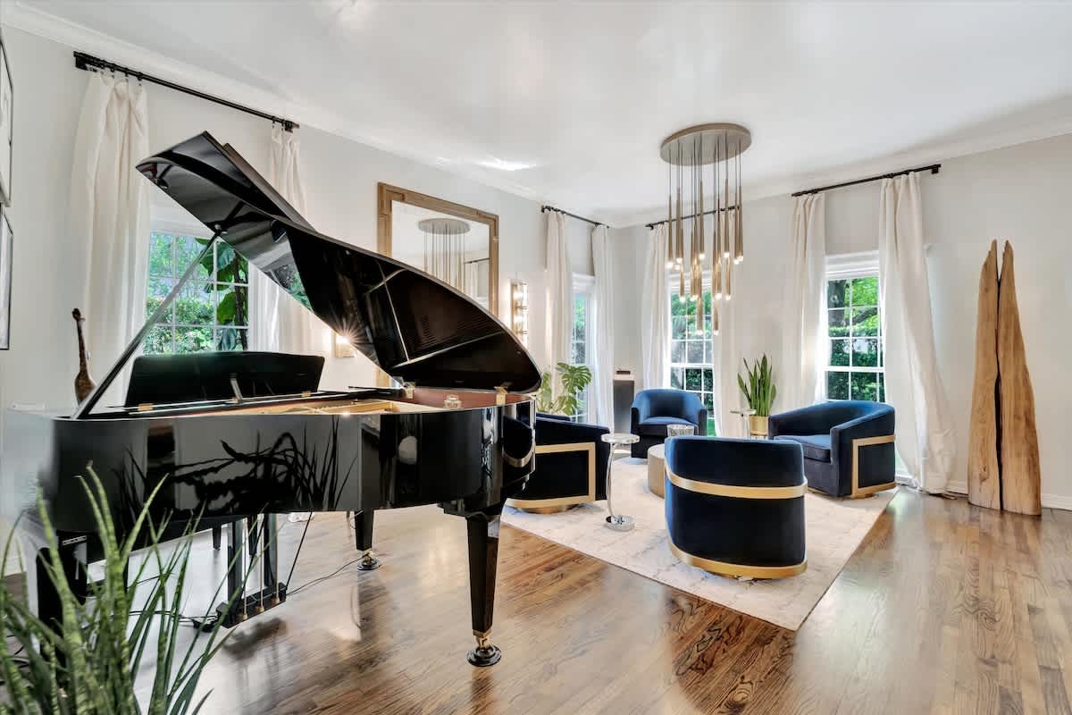 Hidden Mansion in Palma Ceia | Spa & Yoga Room! 6