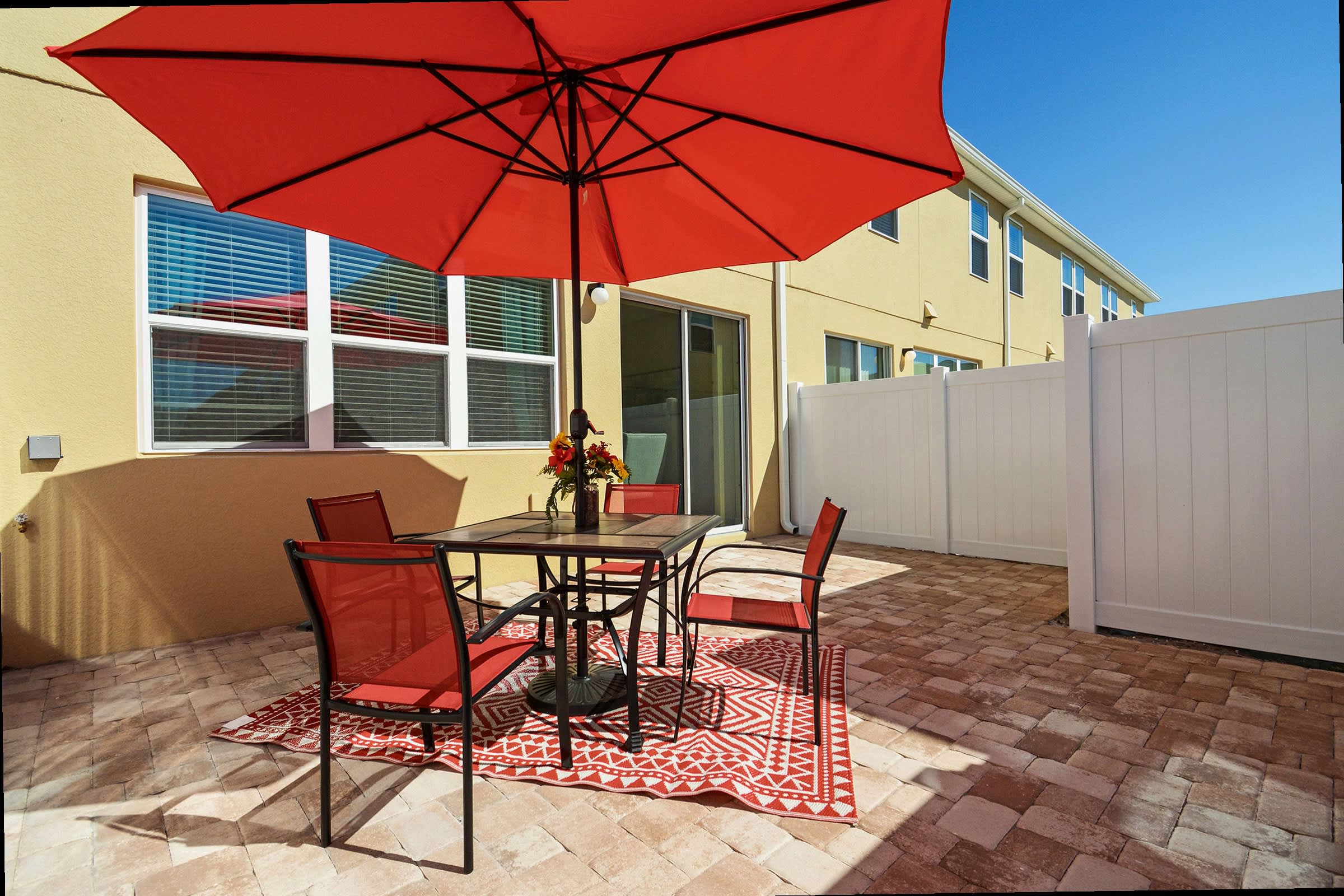 Resort Style w Pool 4Bd TownHouse Near Disney — Kissimmee, FL — vacation rental