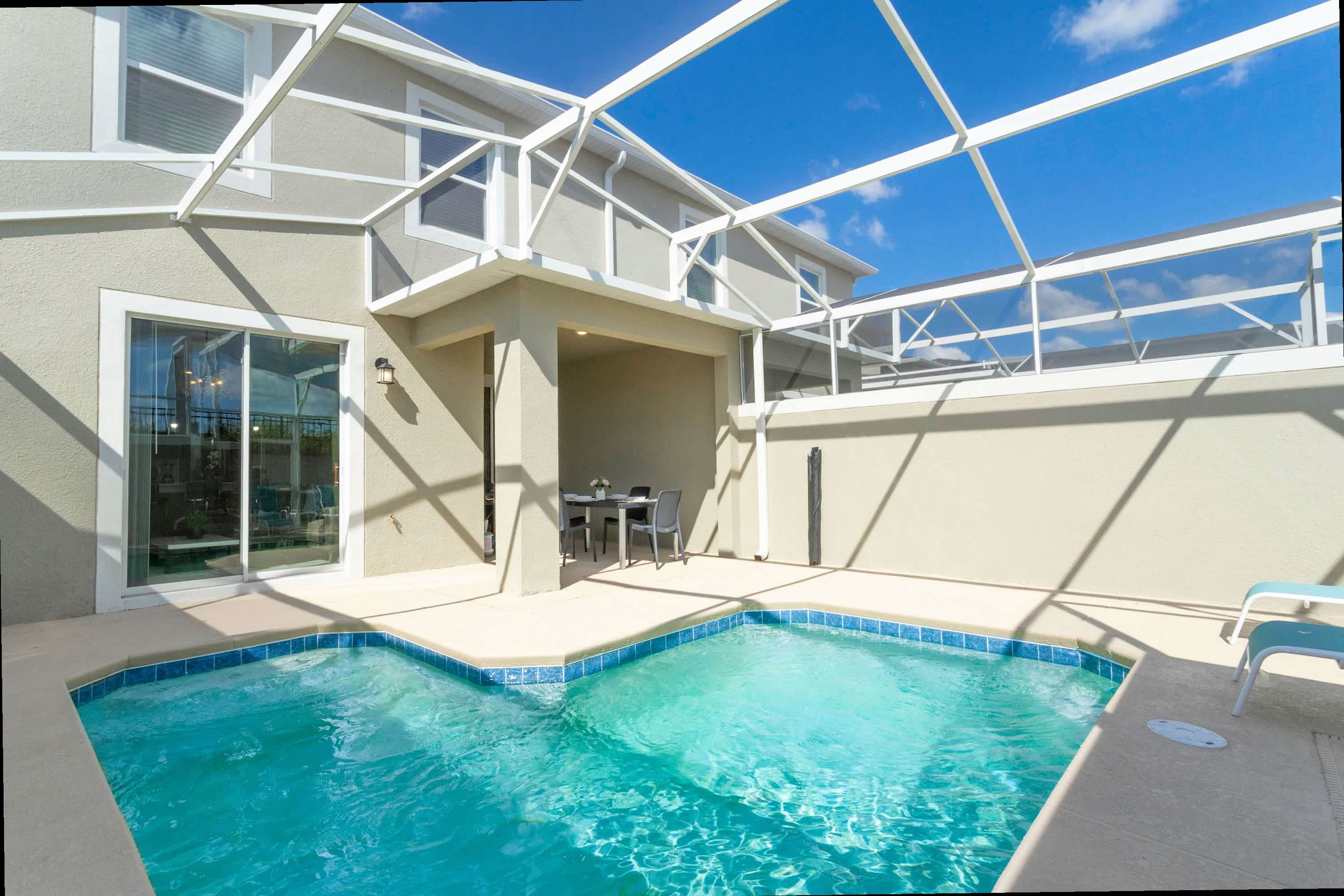 Stylish 4Bd w Lake View Pool and Kids Themed Room — Davenport, FL — vacation rental