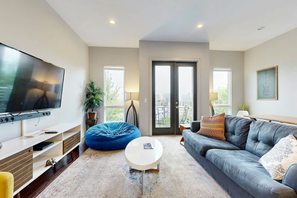 Luxe New House near Downtown & Music Row – Rooftop Deck w/ Panoramic Views — Nashville, TN — vacation rental