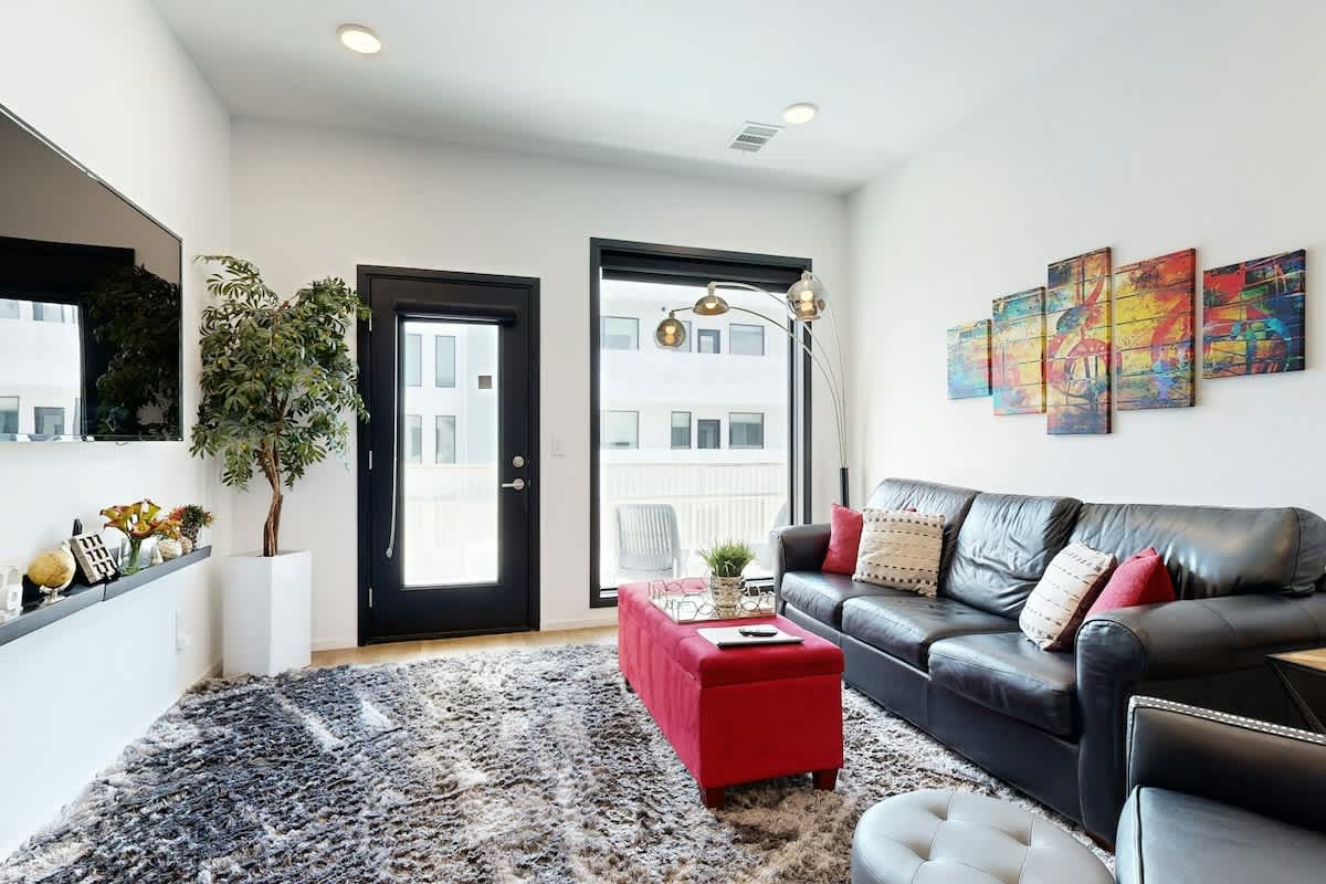 Chic Corner Condo w  Seasonal Pool — Nashville, TN — vacation rental