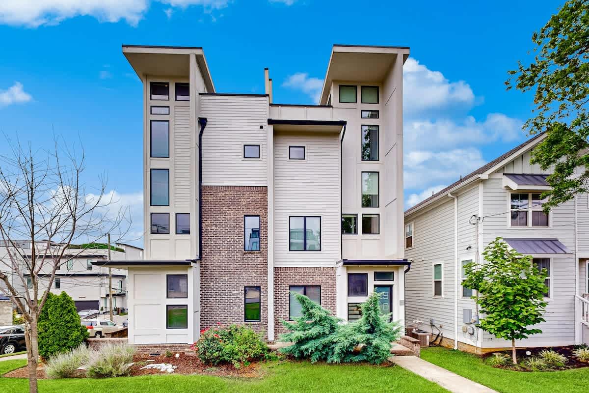 Brand-New Spacious Modern House with Rooftop Deck & City Views — Nashville, TN — vacation rental
