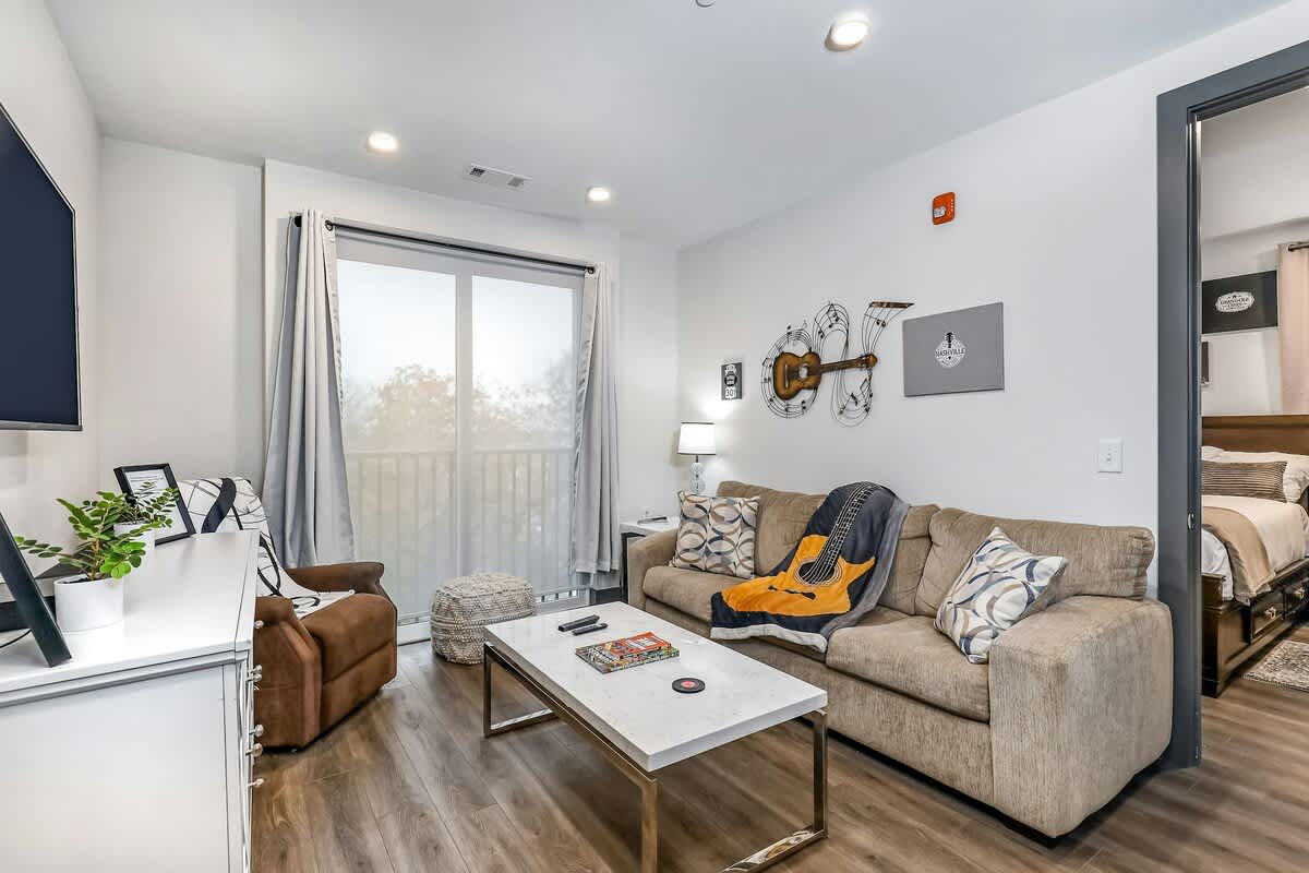 Muse | Centrally-located condo with fast WiFi, central AC, balcony & gym — Nashville, TN — vacation rental
