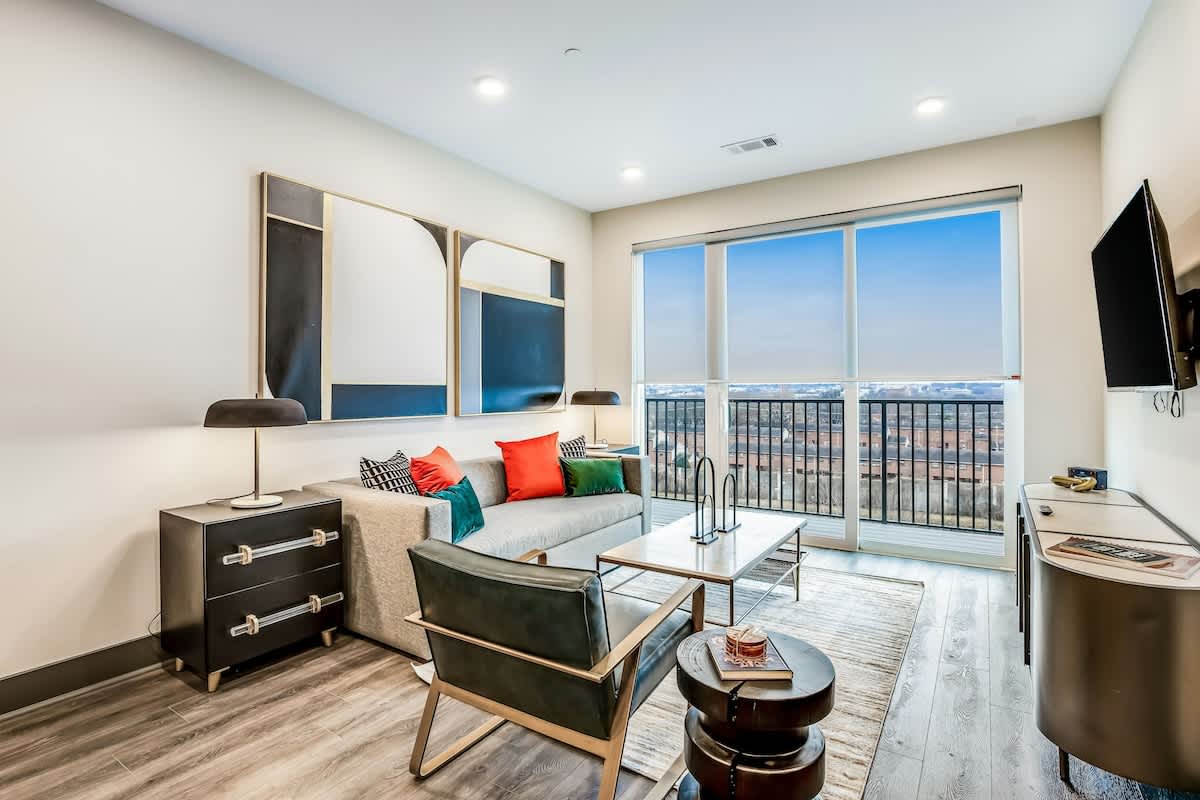 Muse - Stylish & contemporary 5th floor condo in downtown w/WiFi, balcony — Nashville, TN — vacation rental