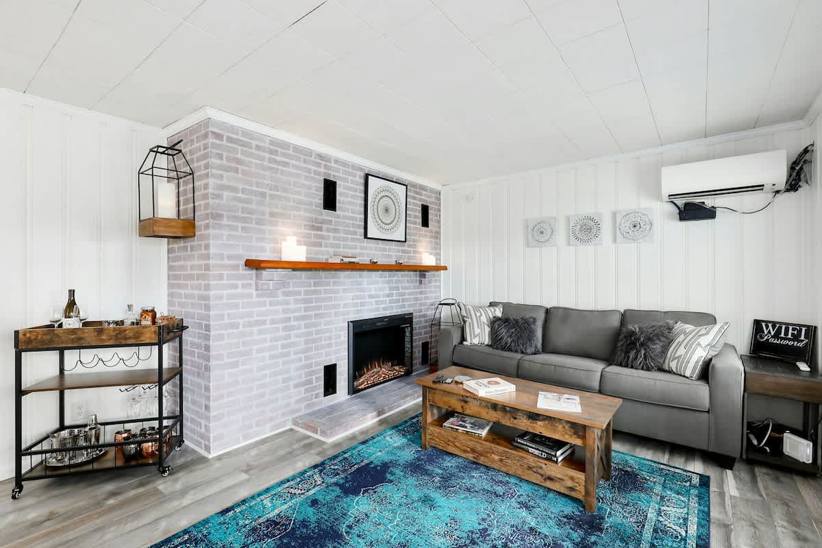 Gorgeous Riverside House- 2 Bedroom — Nashville, TN — vacation rental