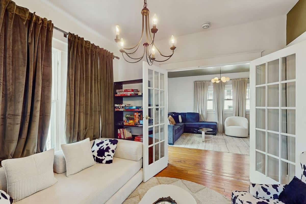 Delightful updated home with furnished patio, washer/dryer, & AC — Nashville, TN — vacation rental