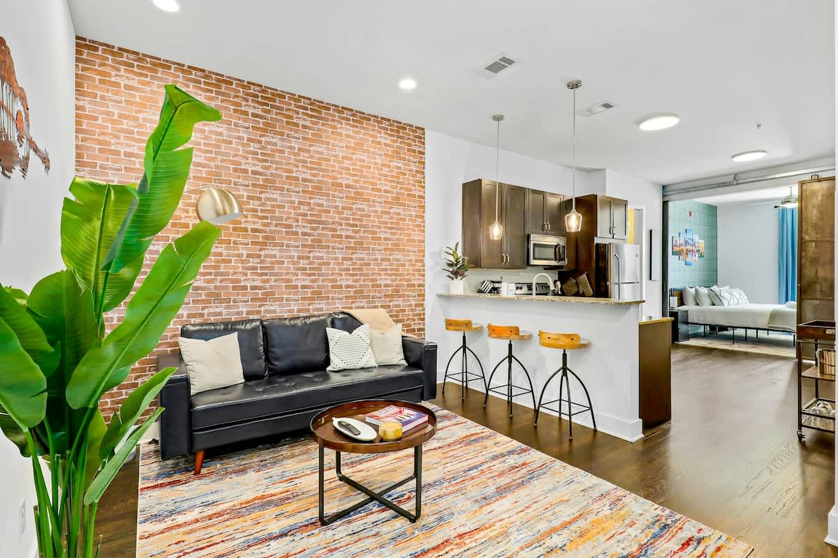 Modern Midtown loft with all-new interior & amazing park views - near Vanderbilt — Nashville, TN — vacation rental