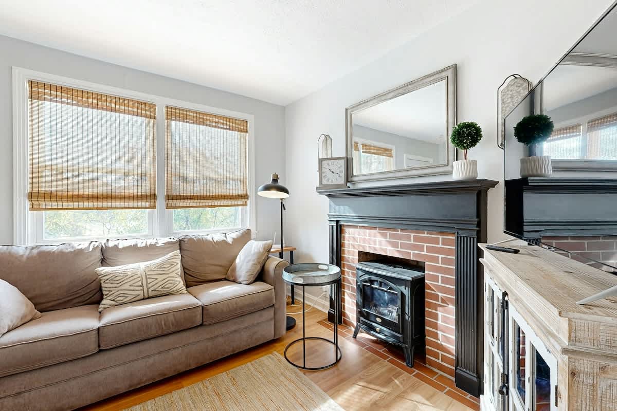 Cute dog-friendly cozy one bedroom apartment w/full kitchen, WiFi, streaming TV — Nashville, TN — vacation rental