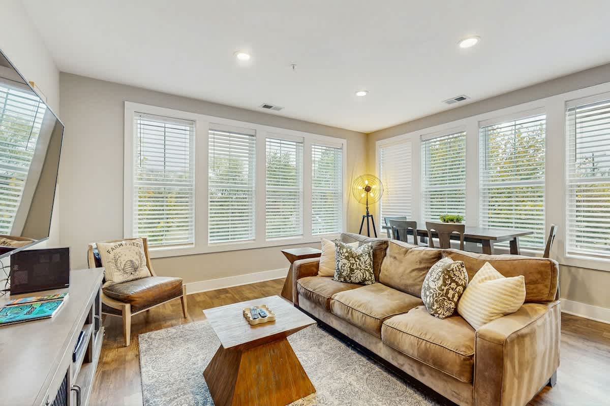 Comfortable condo with AC, kitchen, wifi - near attractions — Nashville, TN — vacation rental