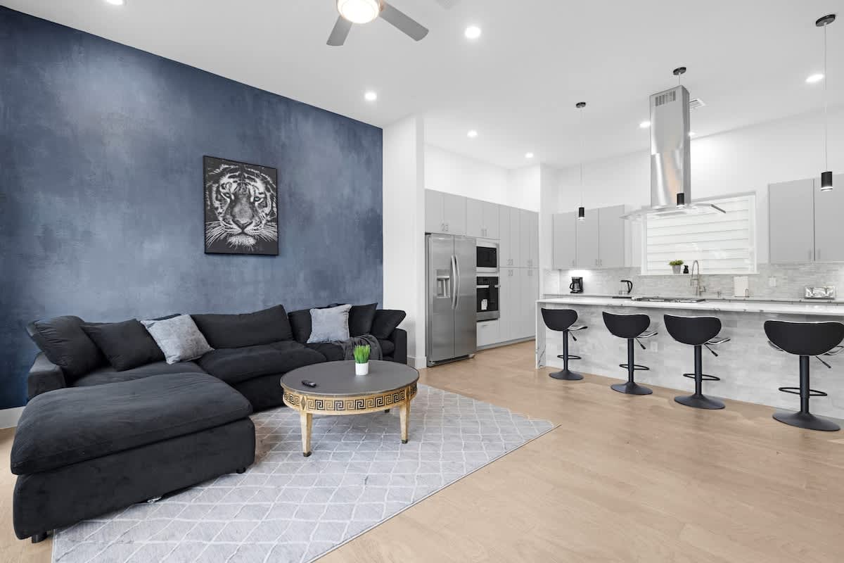Modern 3-Bedroom Townhome with Game Room & Deck — Houston, TX — vacation rental