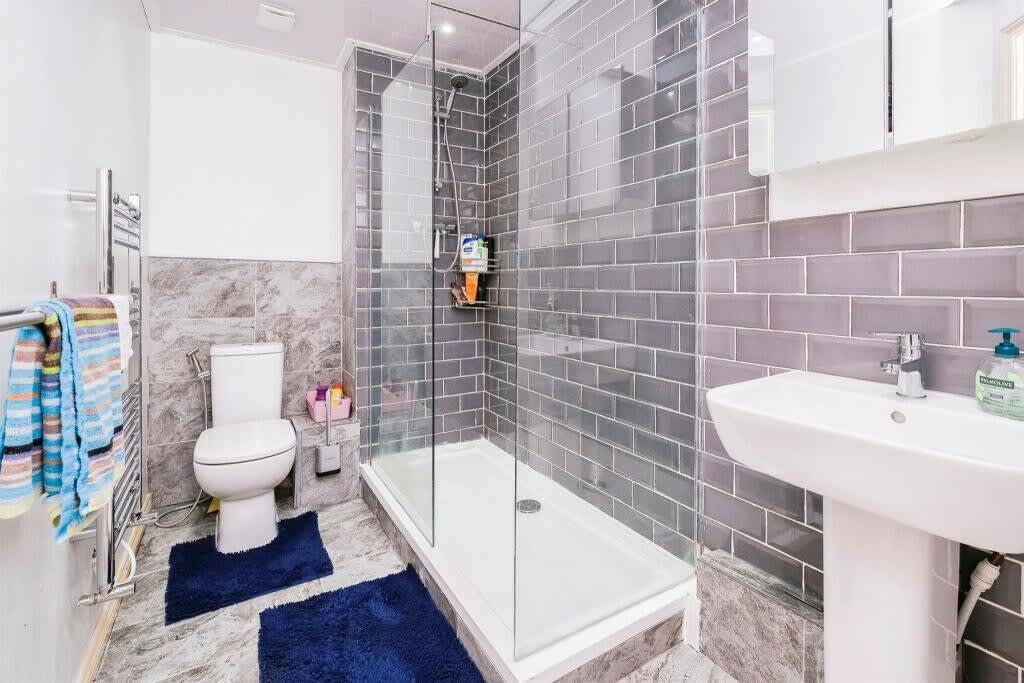 One Bed Sefton Park Free Parking Sleeps 4